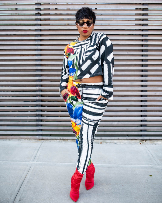 Black and White Floral Cropped Sweatshirt